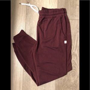 Vuori performance jogger small- Cerise Heather